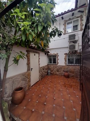 Foto 2 de Venta de casa adosada en Casavieja de 4 habitaciones con terraza y balcón