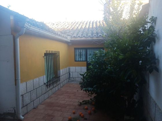 Foto 1 de Venta de casa adosada en calle Panadera de 2 habitaciones con terraza y garaje