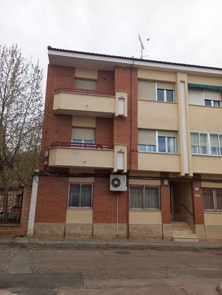 Foto 2 de Pis en venda a calle Castillo de 3 habitacions amb terrassa i calefacció