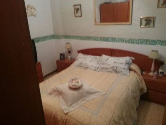 Foto 2 de Piso en venta en Valdepeñas de 3 habitaciones con terraza y calefacción