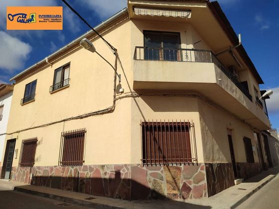 Foto 1 de Venta de casa en Villarrubia de los Ojos de 4 habitaciones con terraza y balcón