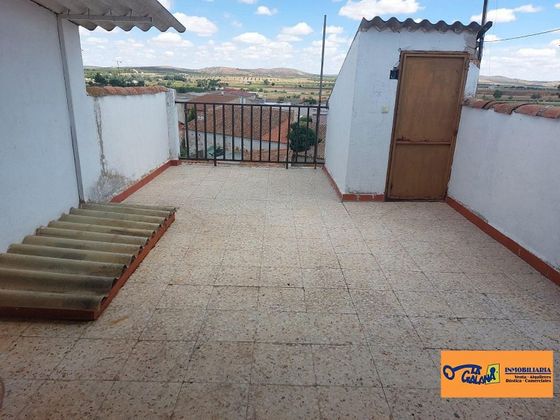 Foto 1 de Casa en venda a Torrenueva (Ciudad Real) de 3 habitacions amb terrassa