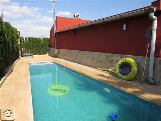 Foto 2 de Chalet en venta en calle Cordovilla de 4 habitaciones con piscina y garaje