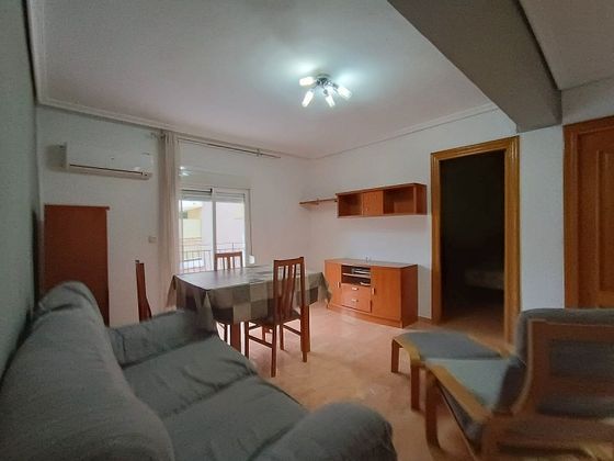 Foto 2 de Piso en venta en Hellín de 3 habitaciones con balcón y aire acondicionado
