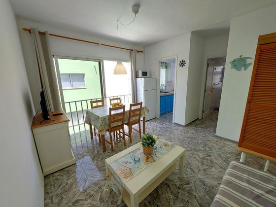 Foto 1 de Alquiler de piso en Costa Blanca - Las Galletas de 1 habitación con terraza y muebles