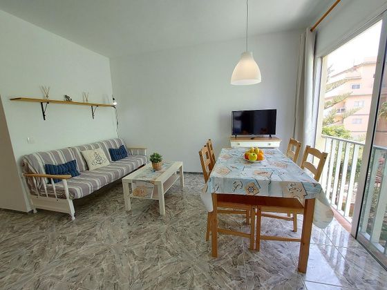 Foto 2 de Alquiler de piso en Costa Blanca - Las Galletas de 1 habitación con terraza y muebles