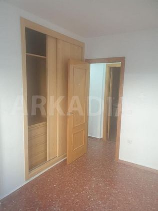 Foto 2 de Pis en venda a Santa Cruz - Industria - Polígono Campollano de 3 habitacions amb garatge i ascensor