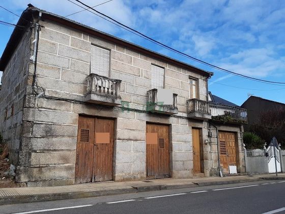 Foto 1 de Venta de chalet en calle Eladio Sabucedo de 5 habitaciones con terraza y garaje