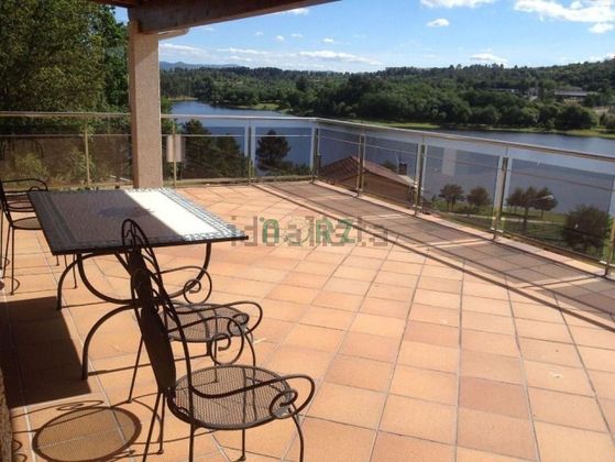 Foto 2 de Chalet en venta en Pereiro de Aguiar (O) de 7 habitaciones con terraza y piscina