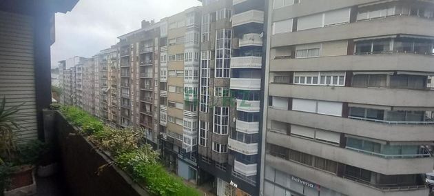 Foto 2 de Venta de piso en Centro - Ourense de 4 habitaciones con garaje y balcón