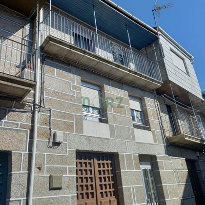 Foto 1 de Venta de casa en Ribadavia de 3 habitaciones con balcón y calefacción