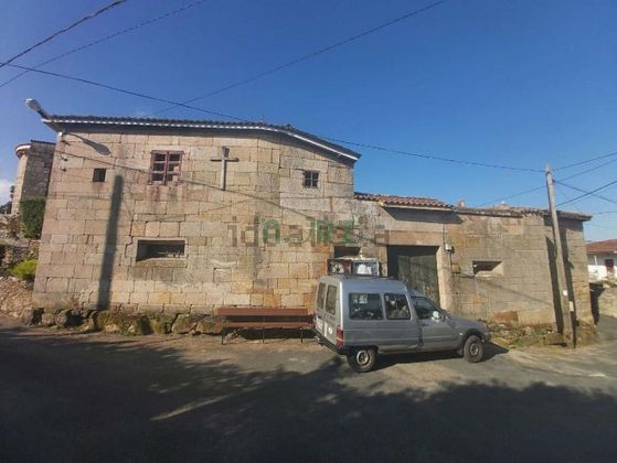 Foto 1 de Chalet en venta en Pereiro de Aguiar (O) de 5 habitaciones con terraza y jardín