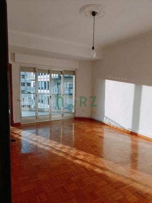 Foto 1 de Venta de piso en Centro - Ourense de 4 habitaciones con terraza y calefacción