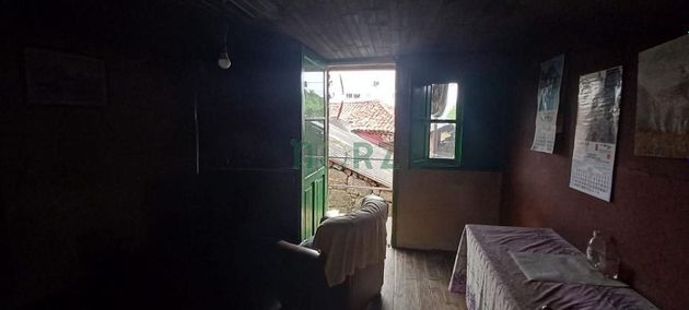 Foto 2 de Casa en venda a Leiro de 2 habitacions amb balcó i calefacció