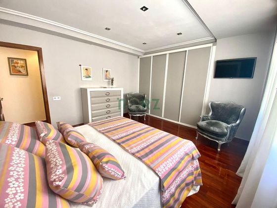 Foto 1 de Pis en venda a avenida De Santiago de 4 habitacions amb calefacció i ascensor