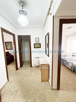 Foto 2 de Venta de piso en Calahorra de 3 habitaciones con calefacción