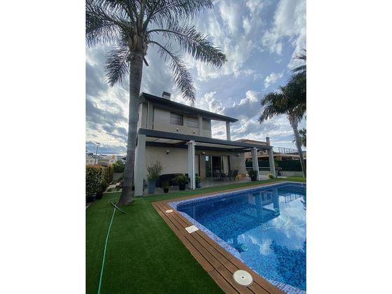 Foto 2 de Xalet en venda a Urbanizaciones- Santa Ana- Las Estrellas de 4 habitacions amb terrassa i piscina