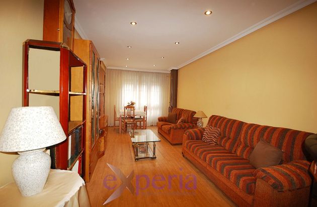 Foto 2 de Pis en venda a La Villa - Bazuelo de 3 habitacions amb calefacció i ascensor