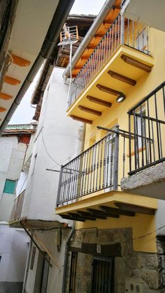 Foto 1 de Casa adossada en venda a calle Del Medio de 3 habitacions amb balcó i calefacció