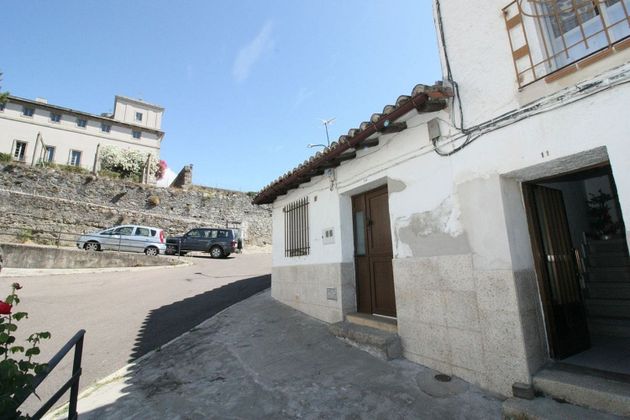 Foto 1 de Casa adossada en venda a plaza Barrio Nuevo de 4 habitacions amb balcó