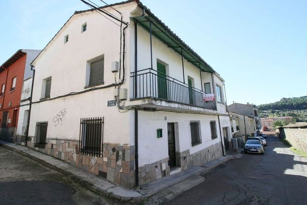 Foto 1 de Chalet en venta en calle La Muralla de 6 habitaciones con garaje y balcón