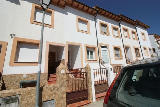 Foto 2 de Casa adossada en venda a calle Corteceros de 4 habitacions amb terrassa i piscina