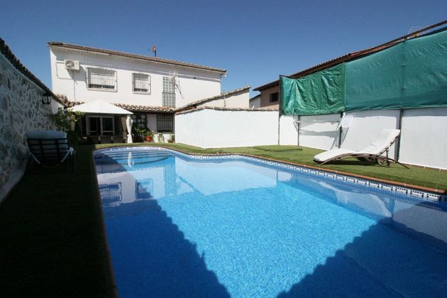 Foto 1 de Venta de chalet en barrio Pradera Hontana de 4 habitaciones con piscina y balcón