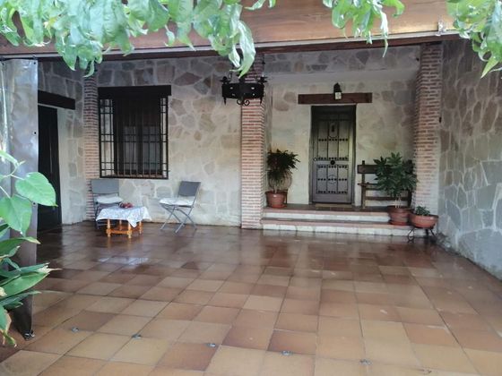 Foto 2 de Xalet en venda a barrio Pradera Hontana de 4 habitacions amb piscina i balcó