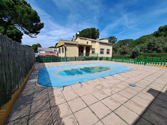 Foto 1 de Chalet en venta en calle Pico Peñanegra de 5 habitaciones con terraza y piscina