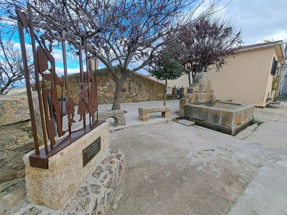 Foto 1 de Casa en venda a plaza Posentillo de 3 habitacions amb jardí