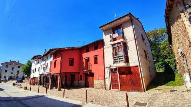 Foto 1 de Casa adossada en venda a calle San Lazaro de 4 habitacions amb terrassa i garatge