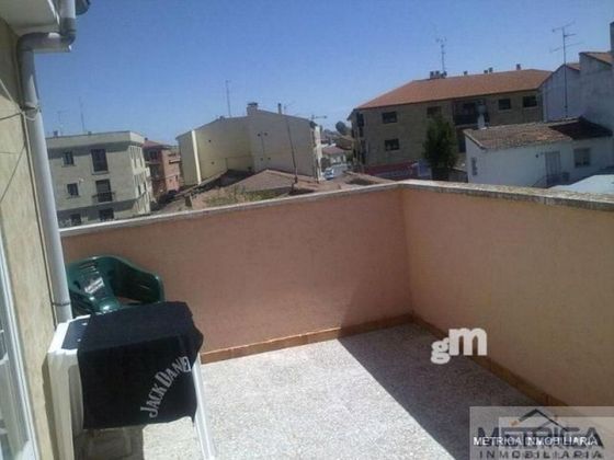 Foto 1 de Àtic en venda a Villamayor de 2 habitacions amb terrassa i balcó