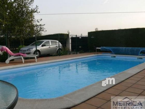 Foto 1 de Casa en venta en Castellanos de Villiquera de 4 habitaciones con piscina y jardín