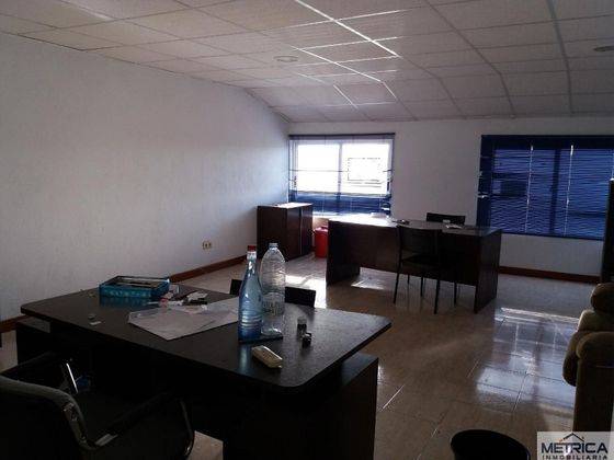 Foto 2 de Alquiler de oficina en Villares de la Reina de 70 m²