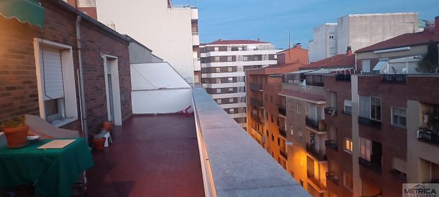 Foto 1 de Ático en venta en Hospitales - Campus de 4 habitaciones con terraza y balcón