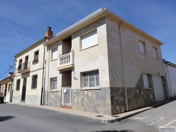 Foto 1 de Casa en venda a Aldearrubia de 4 habitacions amb terrassa i calefacció