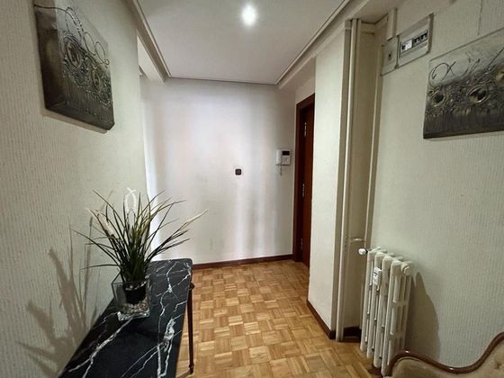 Foto 1 de Alquiler de piso en calle Doctor Camilo Calleja de 3 habitaciones con terraza y muebles