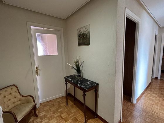 Foto 2 de Pis en lloguer a calle Doctor Camilo Calleja de 3 habitacions amb terrassa i mobles