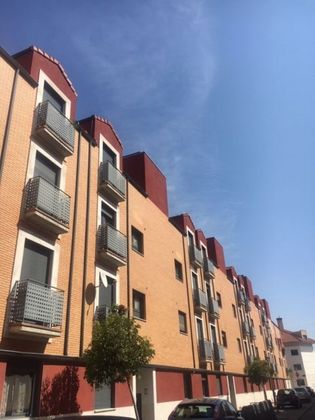 Foto 1 de Venta de piso en Santovenia de Pisuerga de 2 habitaciones con terraza y garaje