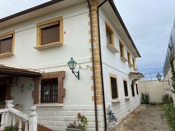 Foto 2 de Chalet en venta en Belén - Pilarica - Bº España de 7 habitaciones con terraza y jardín
