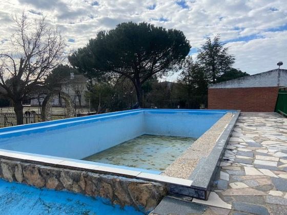 Foto 1 de Chalet en venta en Puente Duero de 4 habitaciones con terraza y piscina