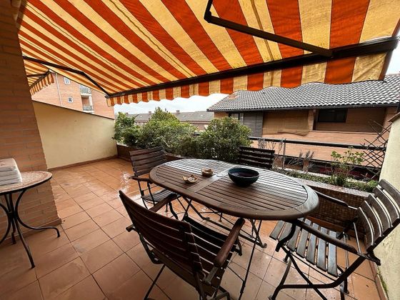 Foto 1 de Casa adossada en venda a La Vega de 3 habitacions amb terrassa i garatge