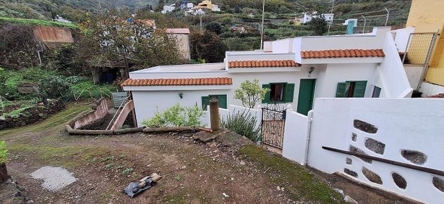 Foto 1 de Casa adosada en venta en calle Los Sequeros de 3 habitaciones con terraza y jardín