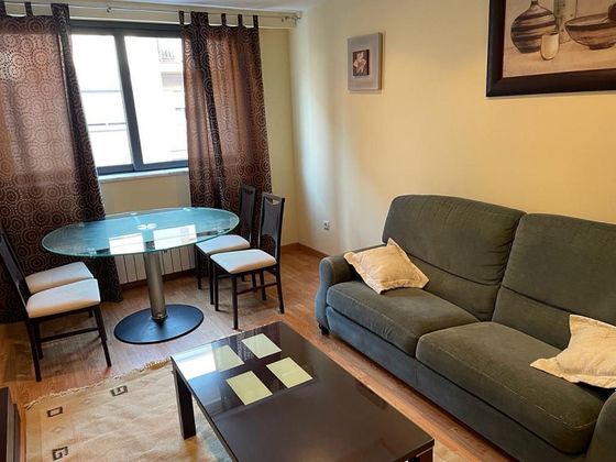 Foto 2 de Pis en venda a Universidad de 2 habitacions amb garatge i mobles