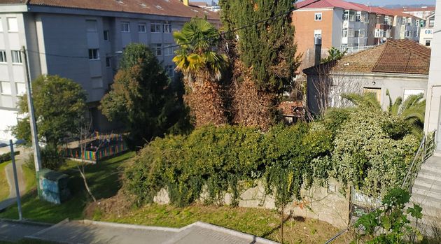 Foto 1 de Venta de casa adosada en Centro - Ourense de 6 habitaciones con terraza y jardín