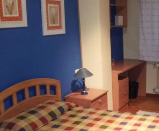 Foto 2 de Piso en alquiler en Vistahermosa de 3 habitaciones con muebles y balcón