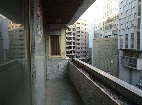 Foto 1 de Venta de piso en Centro - Ourense de 4 habitaciones con terraza y balcón