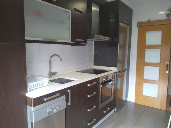 Foto 2 de Pis en lloguer a Centro - Ourense de 3 habitacions amb garatge i mobles