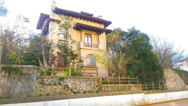 Foto 1 de Casa en venta en El Sardinero de 12 habitaciones con terraza y garaje