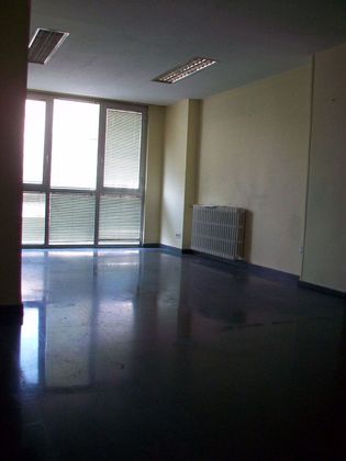 Foto 1 de Oficina en lloguer a Castilla - Hermida amb ascensor
